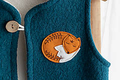Detské oblečenie - Detská vesta zo 100% ovčej vlny s aplikáciou líšky, zateplená bio bavlneným barančekom - 15226176_