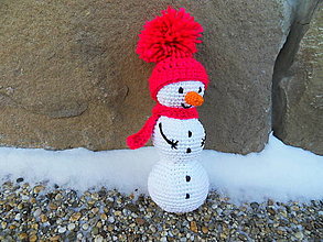 Hračky - Milý háčkovaný snehuliačik s čiapkou :-) (Ružová) - 15228175_