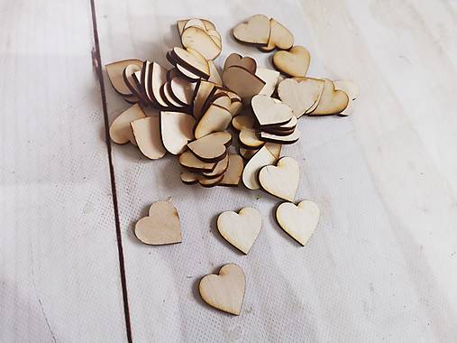 Polotovary - Srdiečka 3cm v balení 100 kusov - 15230806_