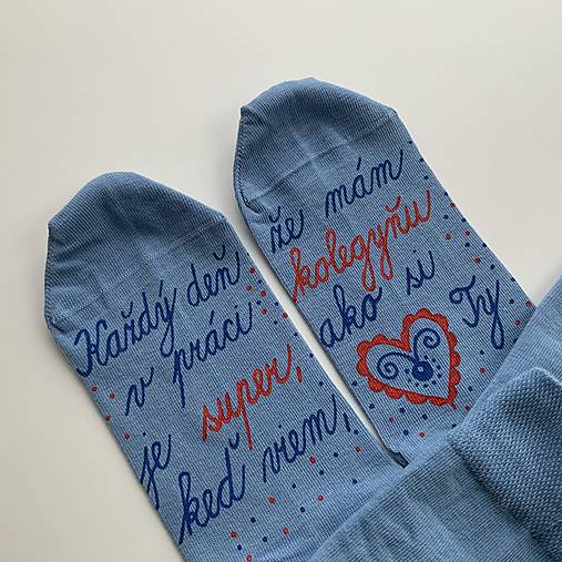 Maľované ponožky pre super KOLEGYŇU (svetlomodré)