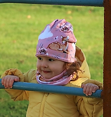 Detské čiapky - Srnky na ružovej čiapka, nákrčník alebo set (Set vnútorná strana ružový fleece) - 15238323_