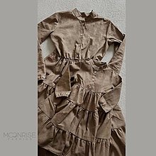 Detské oblečenie - Detské ľanové šaty s volánom a gombičkami - taupe dlhý rukáv - 15240332_