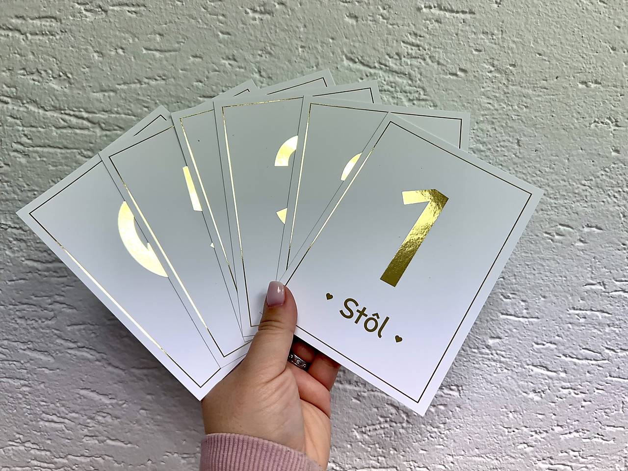 Číslovanie stolov - metalicky zlátené