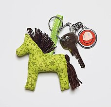 Kľúčenky - Prívesok na kľúče - koník, zelený s hnedou hrivou - 15243076_