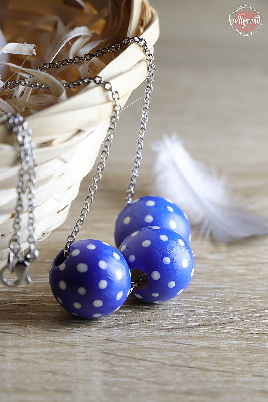 Náhrdelník Bodkované tmavomodré guľôčky