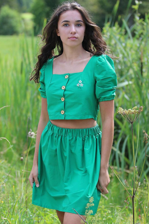 Topy, tričká, tielka - Vyšívaný crop top - 15246975_