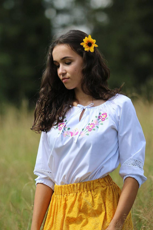 Blúzky a košele - Vyšívaná blúzka (S) - 15247140_