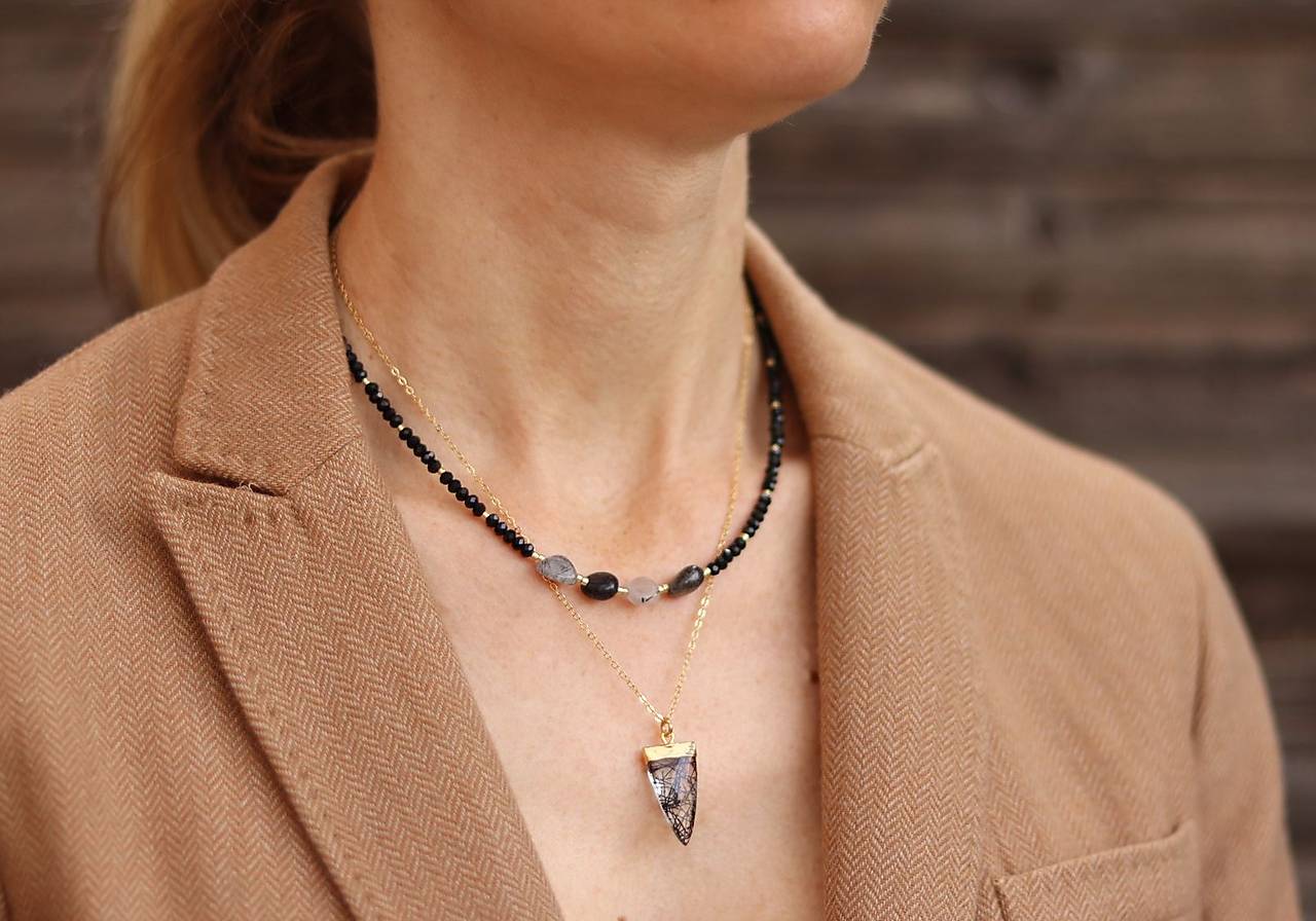 Náhrdelník - choker - rutil, spinel