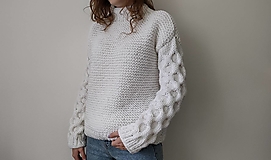 Pletený biely sveter