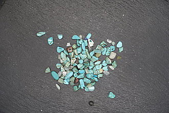 Minerály - Tyrkys syntetický zlomky - 15252046_