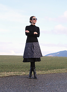 Sukne - Midi "šedo-čierna" sukňa - veľkosť S - 15251364_