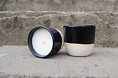 Sviečky - Sójová sviečka v keramike - čierna - 15253020_