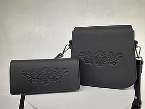 Kabelky - Dámska kožená kabelka s folklornym motivom (Čierna) - 15259143_