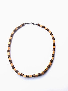 Náhrdelníky - drevený náhrdelník s ručne vyrobených korálok - 15258286_