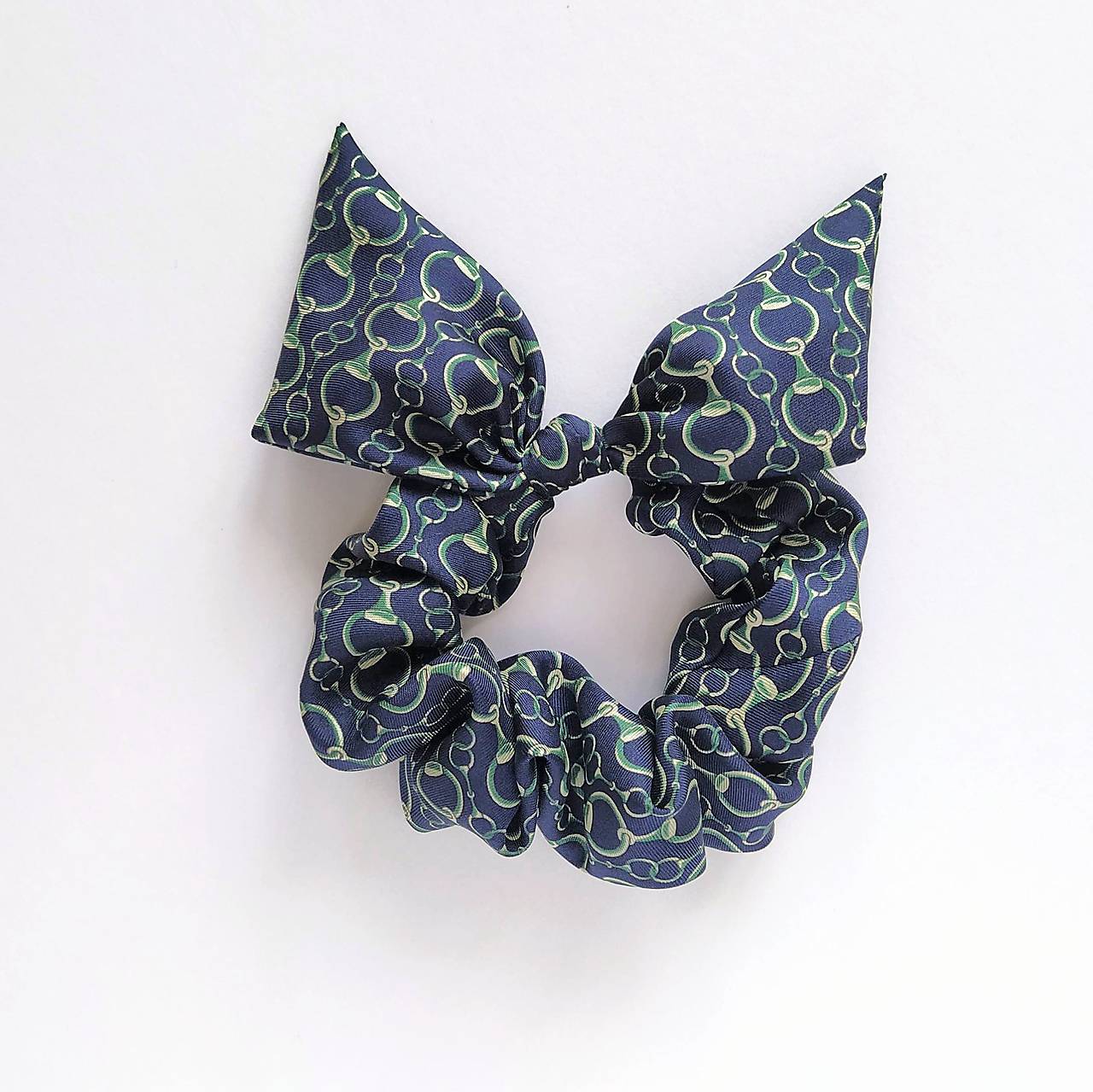 Scrunchie kravatová (tmavomodrá ornamentová)