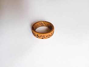 Prstene - Drevený prsteň  s ornamentom - 15260334_