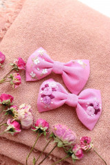 Ozdoby do vlasov - Vyšívané mašličky Ibištek ♡ (ružičky) - 15265030_