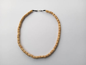 Náhrdelníky - Svetlý náhrdelník z ručne vyrobených korálok - 15265971_