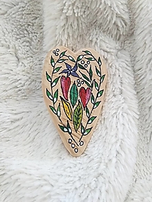 Dekorácie - Cifrované srdiečko ručne vyrezané z lipového dreva - 15268476_