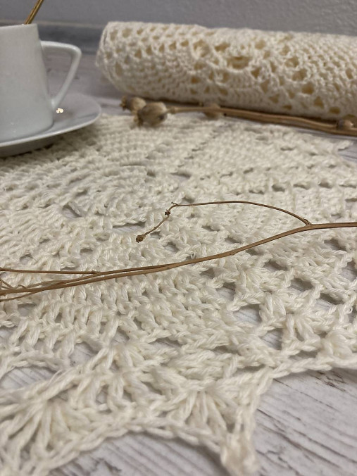 Úžitkový textil - prestieranie  SMOTANKOVé "háčkované" - 15270249_