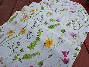 Úžitkový textil - Stredový obrus lúčne kvety na bielej - 15270395_
