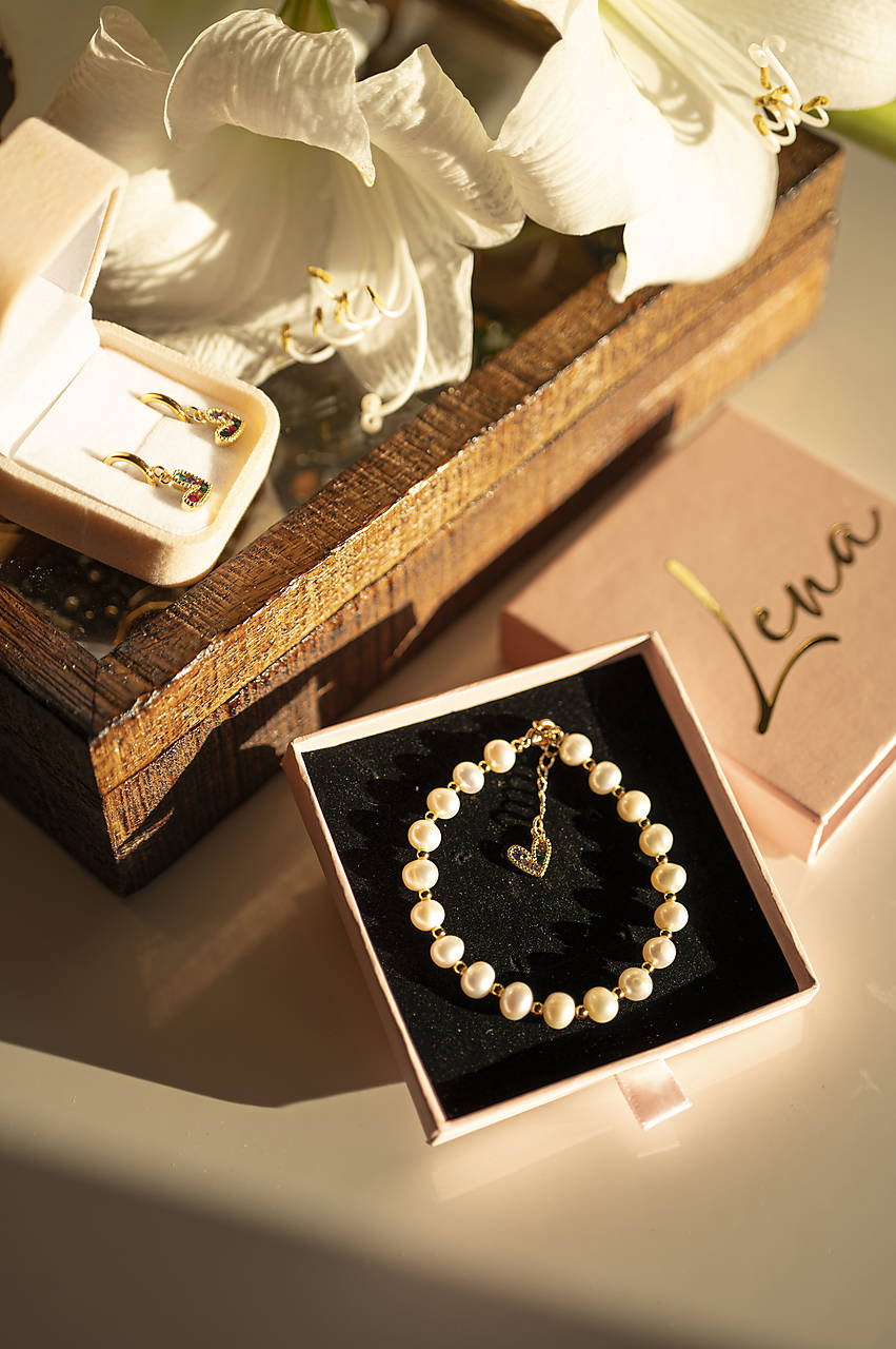 Perlový náramok so srdiečkom 