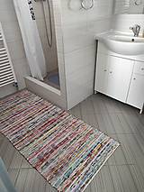 Úžitkový textil - Ručne tkaný koberec, pestrofarebný Folk - 15283992_