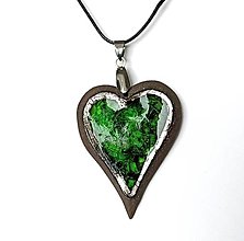 Náhrdelníky - Keramický šperk - Srdiečko zelené - 15283911_