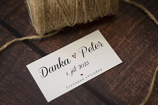 Úložné priestory & Organizácia - Svadobné etikety na fľaše/výslužku - Biela + srdiečko (Etiketa výslužka 7x4cm) - 15287064_