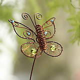 motýľ letí- zápich medený