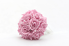 Saténová kytica svadobná púdrová ružová ruže s perličkami