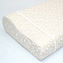 Úžitkový textil - Biele kvietky na béžovej - obliečka na anatomický vankúš - 15290486_