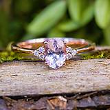 Prstene - Zásnubný prsteň s Morganitom a diamantmi - 15295155_
