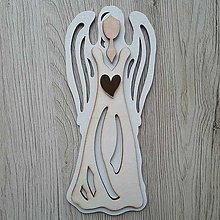 Dekorácie - Závesný anjel so zlatým srdcom v bielej farbe - 15295645_
