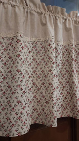 Úžitkový textil - Vitrážková záclonka anglické ružičky s čipkou - 15295730_