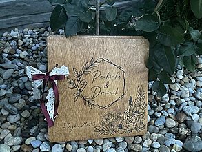 Papiernictvo - Drevený fotoalbum kvety - lazúrované a lakované drevo - 15298040_