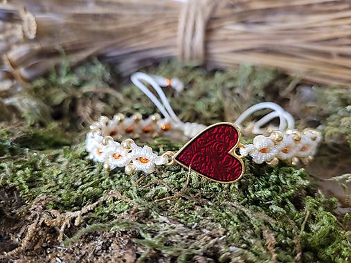 Náramky - Makramé náramok so srdiečkom - 15297214_