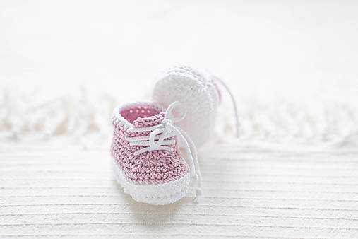 Háčkované papučky zo 100% bavlny - tenisky ružové (8 cm (0-3 mesiace))