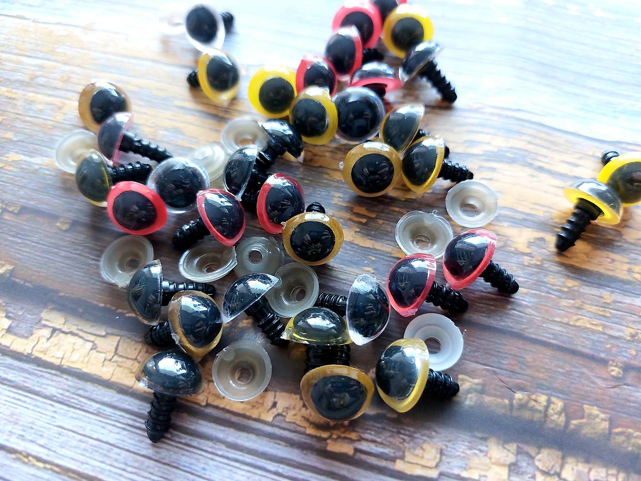 Bezpečnostné oči 14mm farebné, 1ks