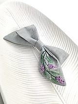 Vyšívaná mašlička na sponke (Levanduľová kytica)