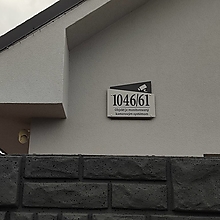 Tabuľky - Číslo na dom s nápisom: Objekt chránený kamerovým systémom - 15308141_