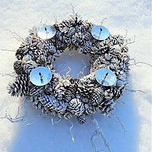 Dekorácie - Trblietavý adventný veniec - 15307766_