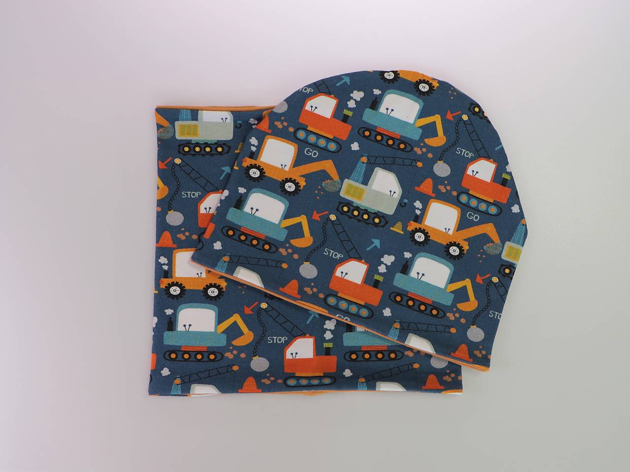 Bágre na modrej čiapka, nákrčník alebo set