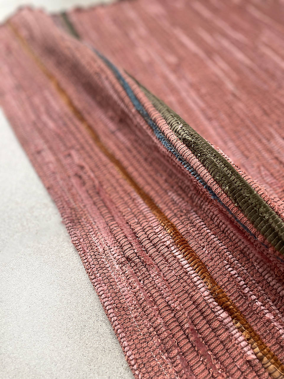 Tkaný koberec VELVET, púdrová ružová, 70 x 127 cm