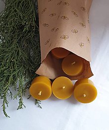 Sviečky - Čajové sviečky z včelieho vosku (12 ks bez svietnika + 1 ks klasický svietnik) - 15311683_
