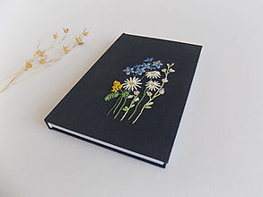 Papiernictvo - Zápisník s výšivkou "Lúčne kvety" - 15313774_