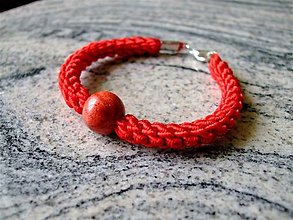 Náramky - Ručne pletený červený náramok s červeným koralom (10mm) - 15315001_