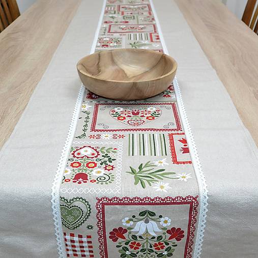 VALERIA - folklórny motív patchwork - behúň na stôl