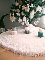 Úžitkový textil - HYGGE háčkovaná podložka pod vianočný stromček - 15318856_