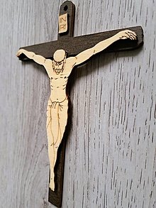 Dekorácie - Drevený kríž  s Ježišom 3D - 15321396_